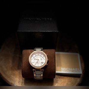 MICHAEL KORS
Parker Rose Gold-Tone Blush Acetate Watch